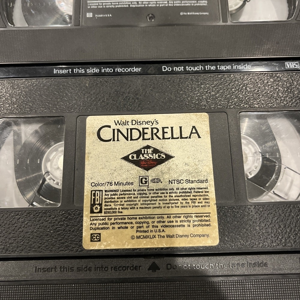 Walt Disney Movies VHS tapes Lot Of 4 Tapes no cases, Cinderella, 101, Aladdin - Picture 3 of 5